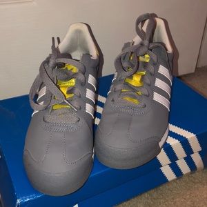 Kids adidas Somoa gray and yellow size 5.5